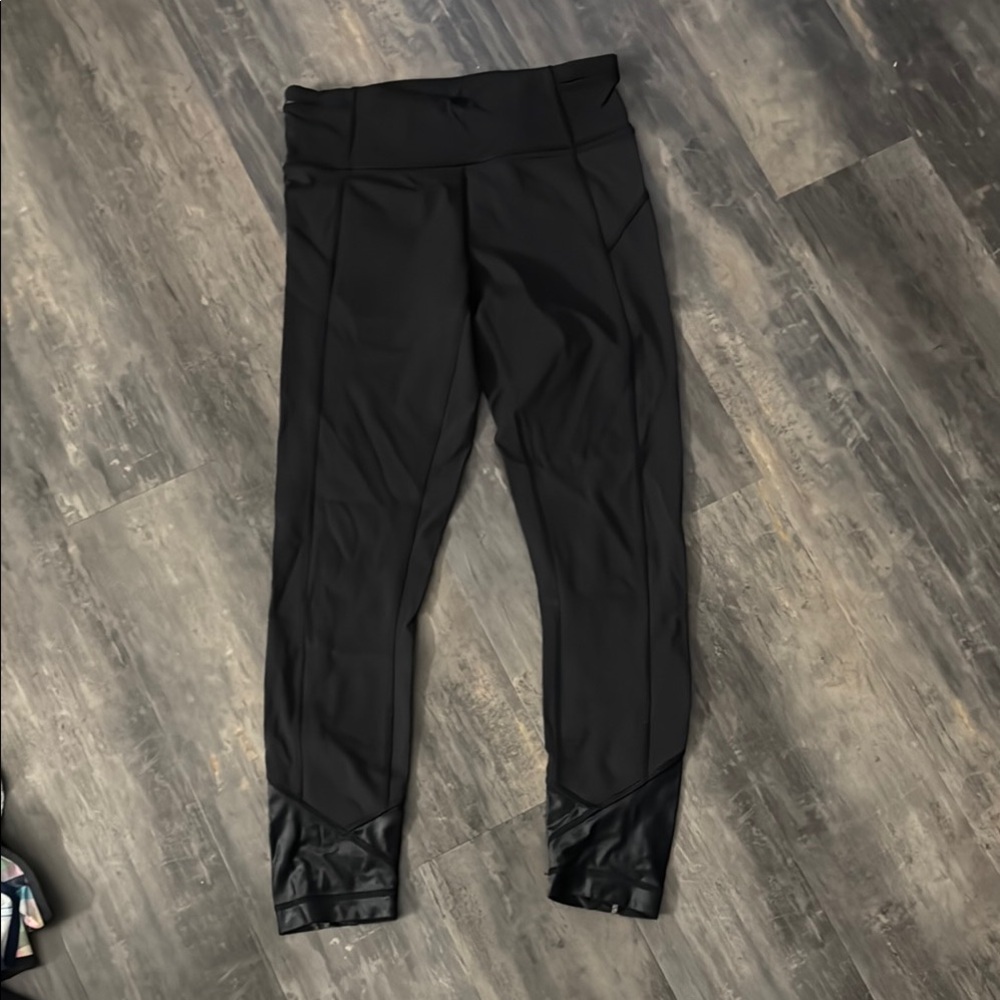 Lululemon tights size 4